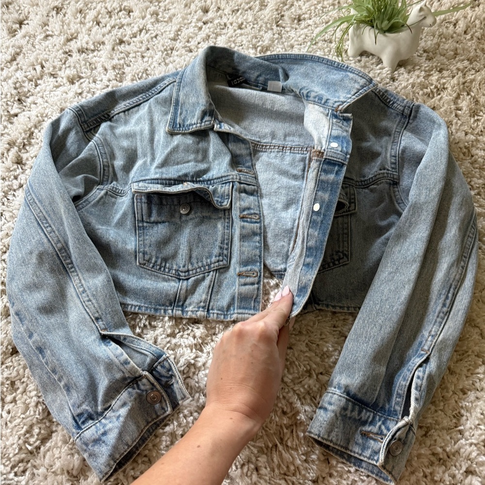 Blue H&M divided super cute denim cropped spring light wash jacket - Picture 2 of 7